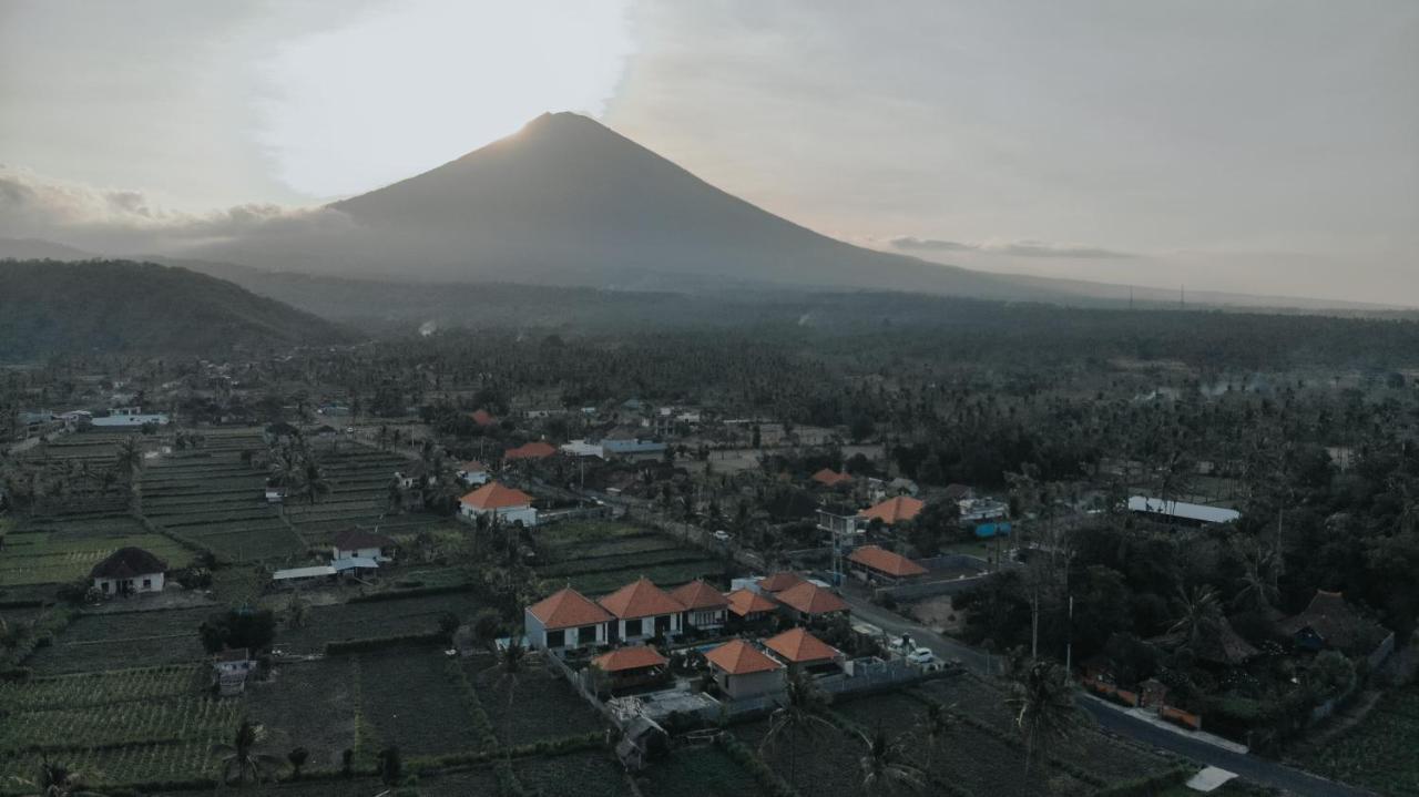 Damar Sanjaya Uttama Villa Amed Екстериор снимка